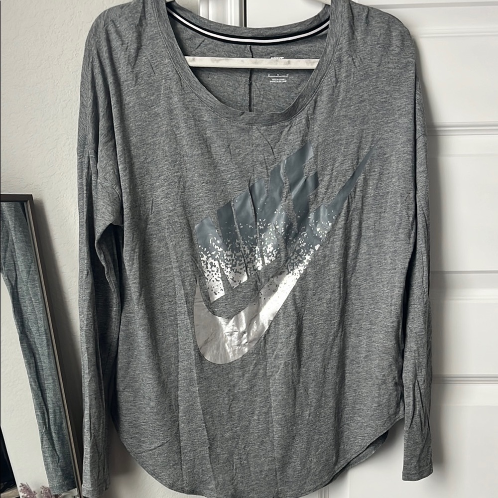 Nike Gray Long Sleeve Tee for Versatile Comfort